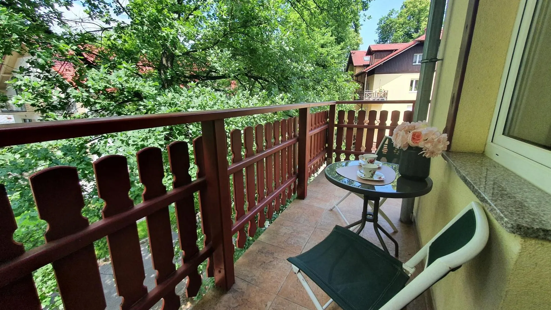 Apartamenty Sun&Fun Rezydencja Pod Debami Nad Lomnica 1B I 2B- Blisko Centrum I Sklepow W Otoczeniu Zieleni Karpacz 0*,  Poland