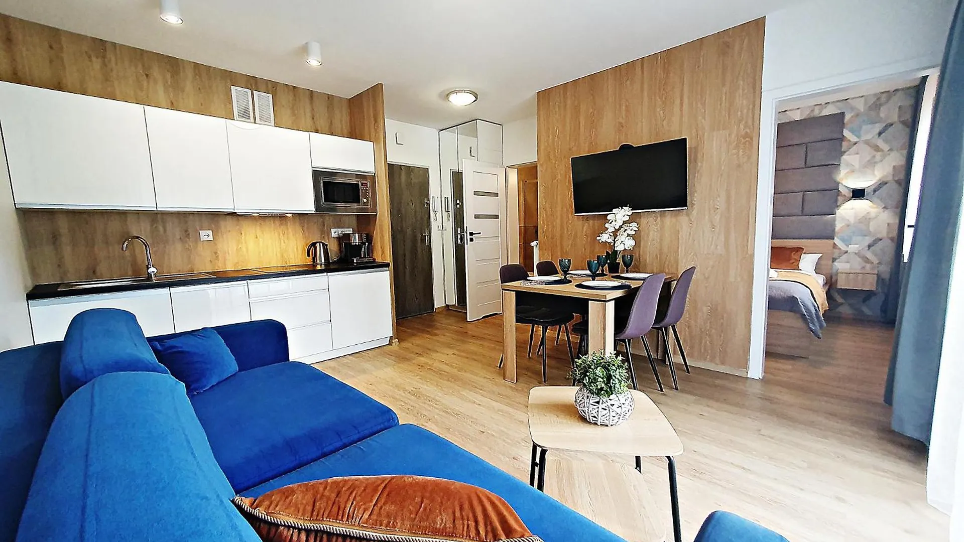 Apartamenty Sun&Fun Rezydencja Pod Debami Nad Lomnica 1B I 2B- Blisko Centrum I Sklepow W Otoczeniu Zieleni Karpacz 0*,  Poland